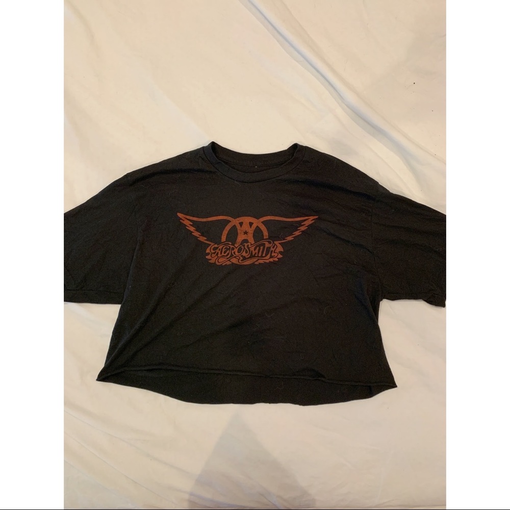 Cropped “Aerosmith” graphic tee